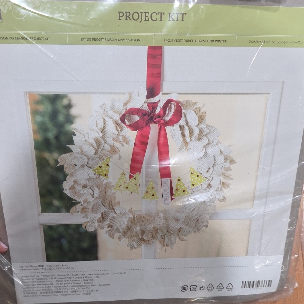 Stampin' Up! Holiday‎ Wreath Kit with Red and Green Accents